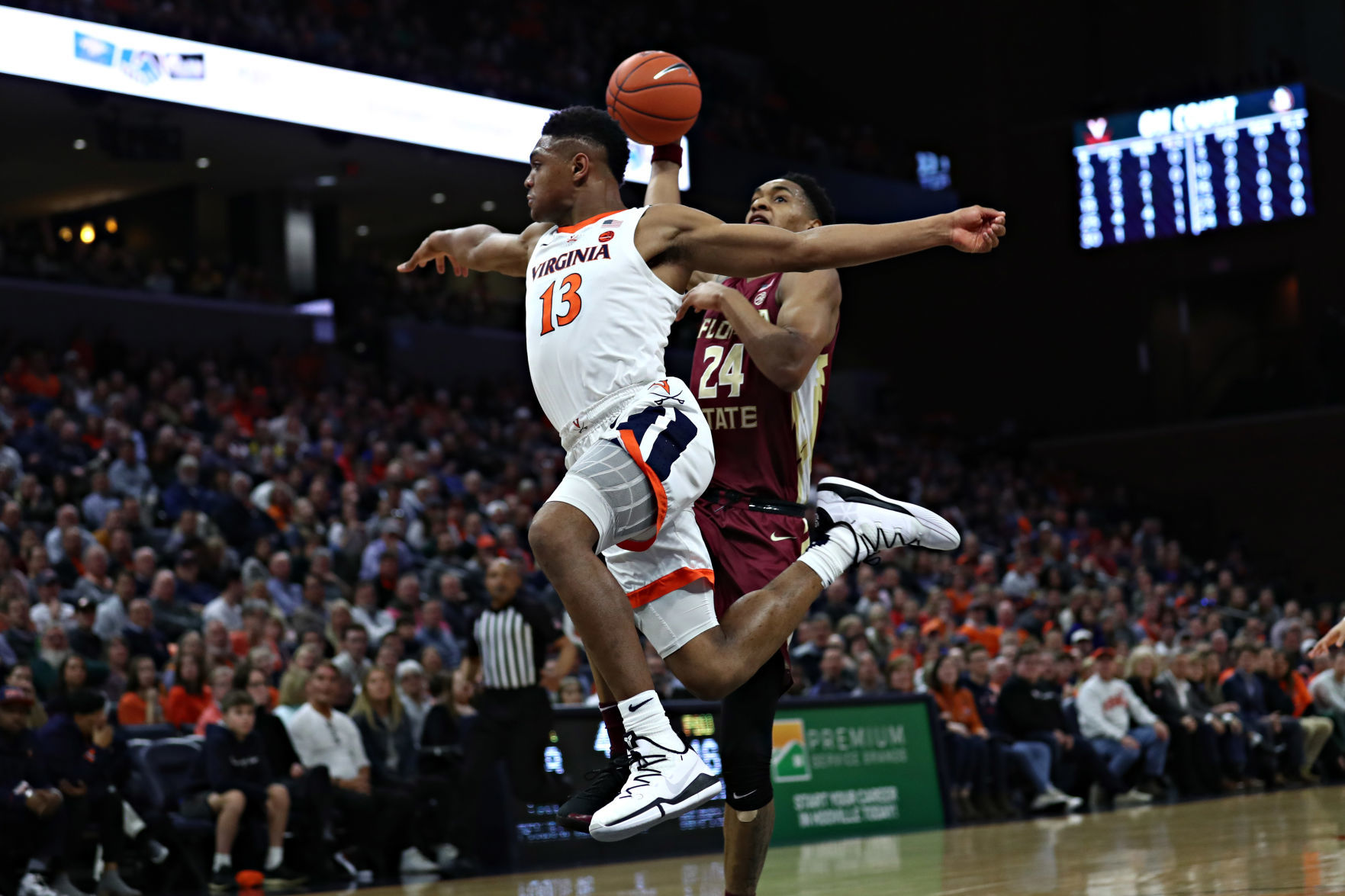 20200128_cdp_sports_uvahoops032.JPG